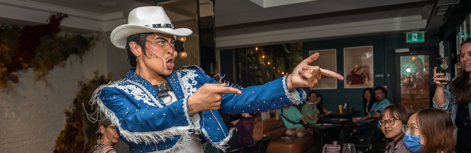 El Experimento performs in a bar at the 2024 Fringe